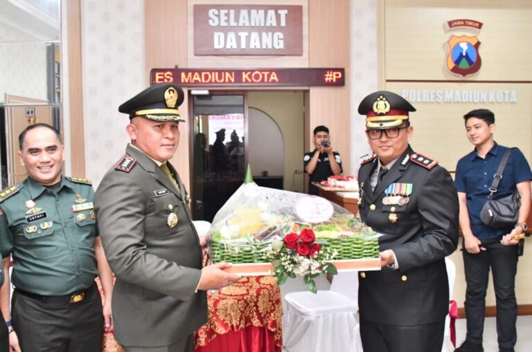 Di Hari Bhayangkara ke-79, Danrem 081/DSJ: TNI–Polri Makin Kompak Jaga Negeri!