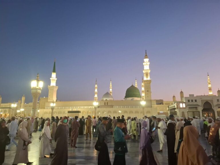 Memulai di Madinah: Dari Keagungan ke Kelembutan, dari Gelar ke Teladan