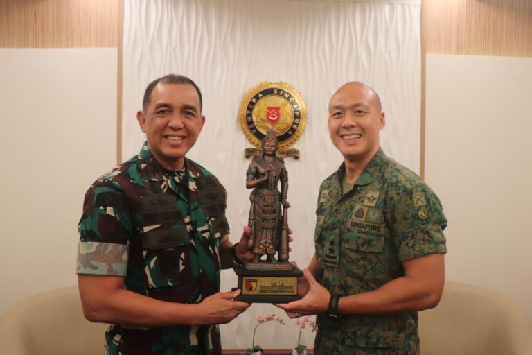 Pangdam V/Brawijaya Pererat Kerja Sama Strategis dengan AD Singapura