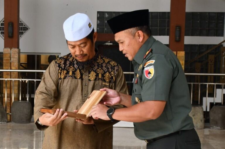 Danrem 081/DSJ Kunjungi Ponpes Al-Fatah Temboro, Titip Pesan Persatuan dan Toleransi