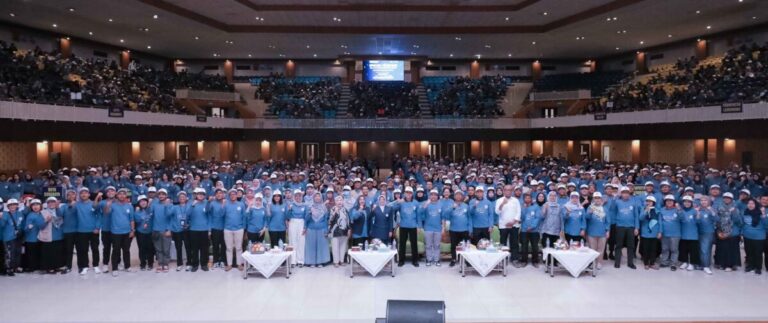 Ribuan Mahasiswa UNAIR Terjun ke Masyarakat: Dari Desa hingga Australia