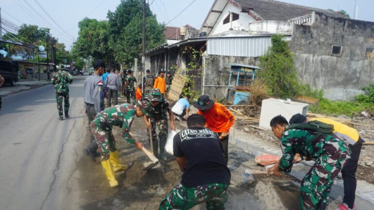 TMMD Surakarta: Dari Perbaikan Rumah hingga Urban Farming, Bangun Infrastruktur dan Kemandirian Warga