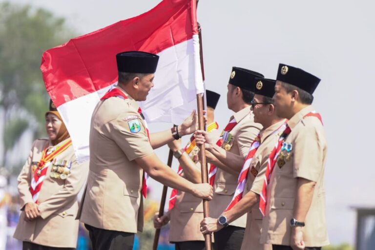 Pangdam V/Brawijaya Rayakan Hari Pramuka ke-64, Resmikan Monumen Maritim Ujung Galuh