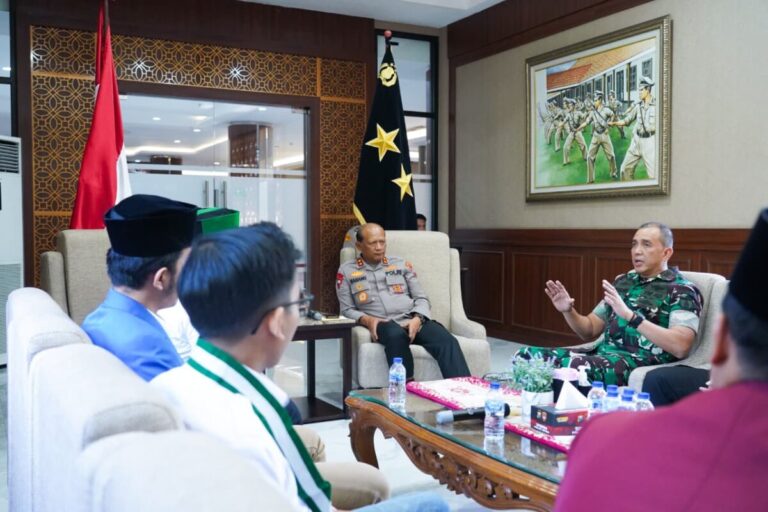 Ruang Dialog Terbuka! Pangdam V/Brawijaya dan Kapolda Jatim Rangkul Aspirasi Mahasiswa-Pemuda