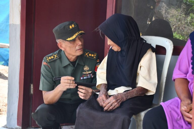 Senyum Mbah Semi dan Ratusan Warga Lain yang Kini Punya Rumah Layak Huni