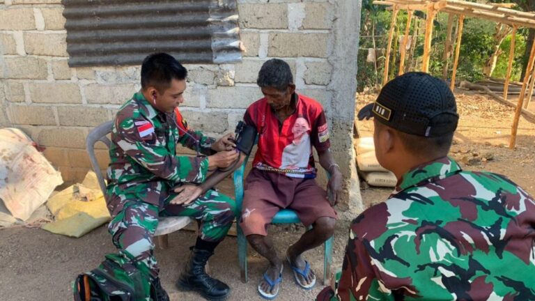 Satgas Pamtas RI-RDTL Gelar Pemeriksaan Kesehatan, Warga Merasa Terlindungi