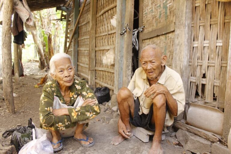 Kodim 0725/Sragen Rehab Rumah Lansia Pasutri Tanpa Anak di Masaran
