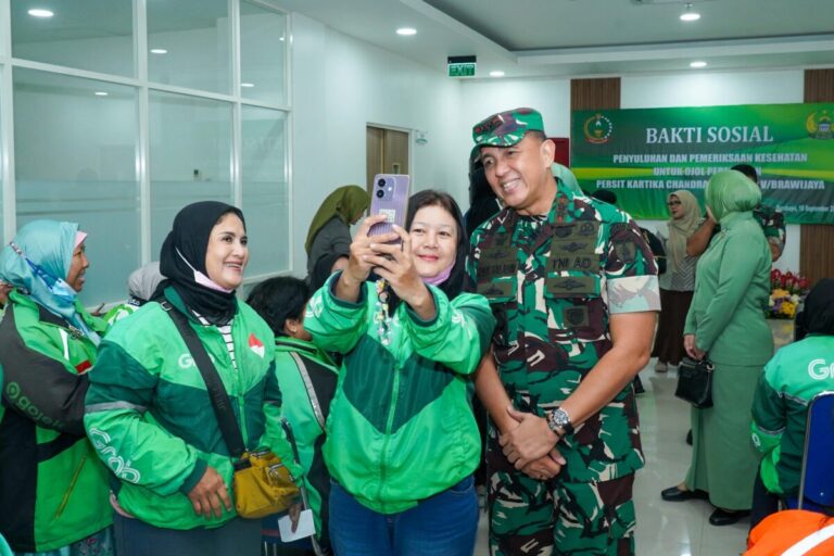 Peduli Pejuang Jalanan, Kodam Brawijaya Gelar Baksos Kesehatan untuk Driver Ojol Perempuan