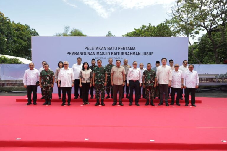 Ke Surabaya, Menhan: Kita Harus Mandiri, Industri Pertahanan Kunci Kekuatan Bangsa!