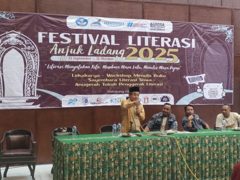 Mukani di Anjuk Ladang 2025: Jangan Takut Tulisanmu Jelek, Bisa Jadi Itu Menyentuh Orang Lain!