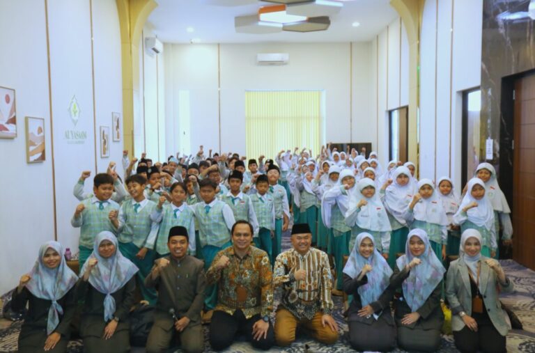 Menanamkan Kecakapan Digital Sejak Dini, MI Al-Akbar Surabaya Latih 254 Siswa di Pesantren Al-Yasmin