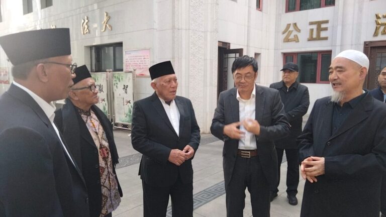 Kunjungan ke Negeri Panda, PWNU Jatim: Islam di Tiongkok Punya Wajah yang Mirip Indonesia!