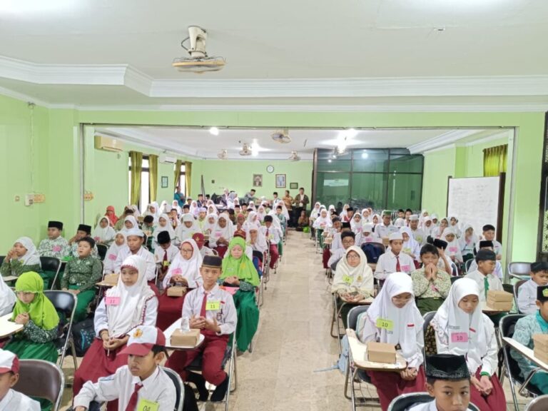 Ratusan Pelajar SD/MI Ma’arif Surabaya Adu Cerdas di Olimpiade Maarif 2025