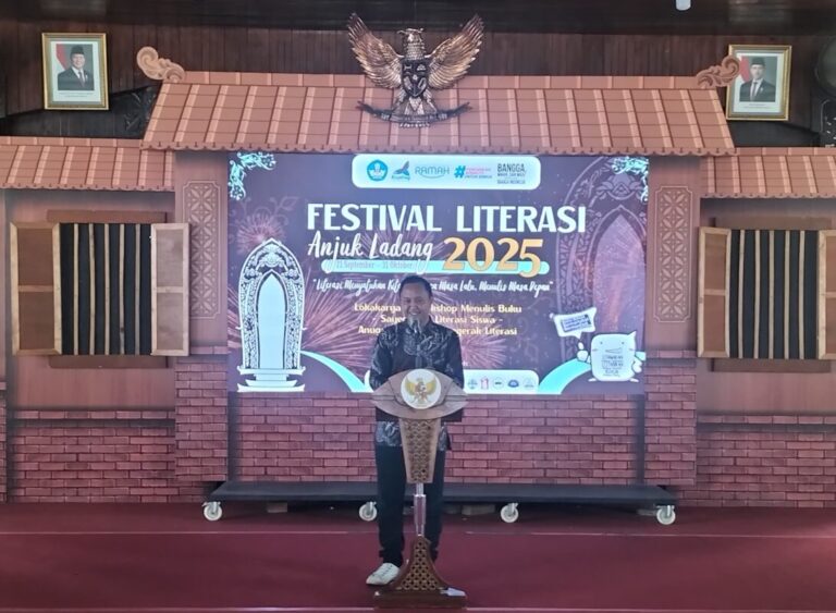 Hadiri Lomba Baca Puisi SD Anjuk Ladang 2025, Bupati Nganjuk: Semangat Tak Bisa Dibeli!