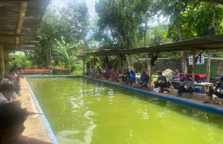 Mancing Bareng, Kapenrem 081/DSJ dan Insan Media Eratkan Silaturahmi di Madiun