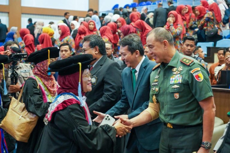 Pangdam V/Brawijaya Hadiri Sidang Dies Natalis ke-71 UNAIR, Kolaborasi Akademik dan Bela Negara di Era Global