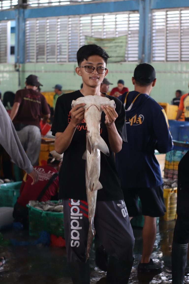 Mahasiswa UNAIR Asal Banyuwangi Ini Ciptakan AI Penyelamat Hiu, Lahir dari Usaha Budidaya Lele