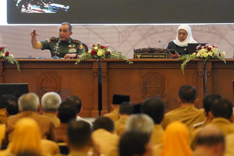 Jatim Perkuat Siskamling, Pangdam V/Brawijaya: Deteksi Dini Jadi Kunci Keamanan Warga!