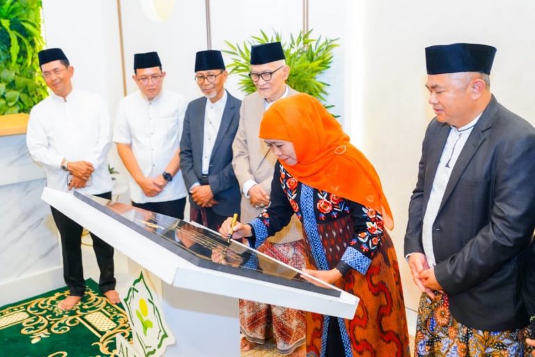 Gubernur Khofifah: Pesantren Digipreneur Al-Yasmin Jadi Terobosan Santri di Era Digital!