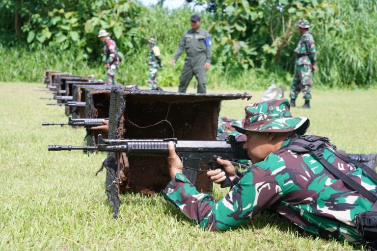 Prajurit Diuji! Kodim 0808 Gelar Latihan Menembak Berstandar Tempur