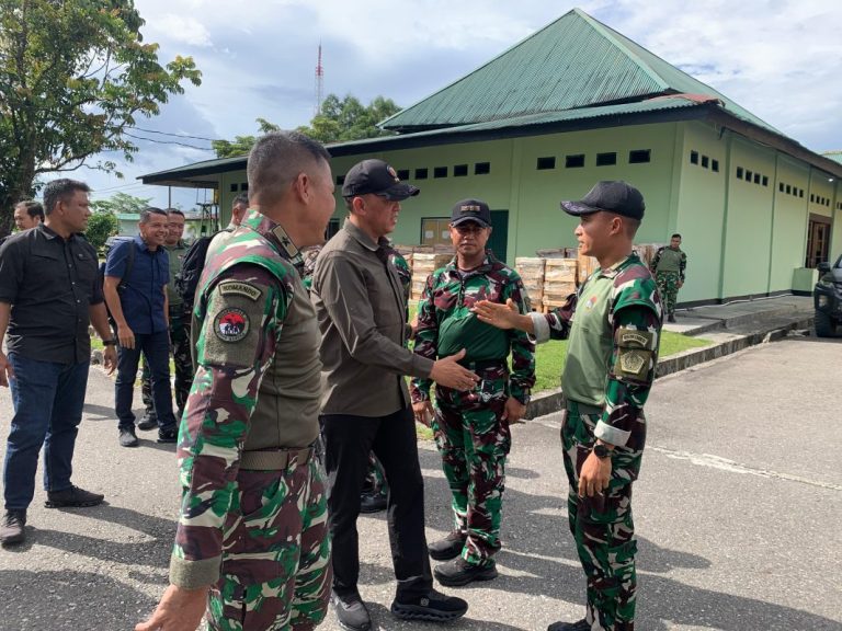Pangdam V/Brawijaya Tinjau Satgas Yonif 500/Sikatan di Intan Jaya, Tekankan Pentingnya Kontrol Komando