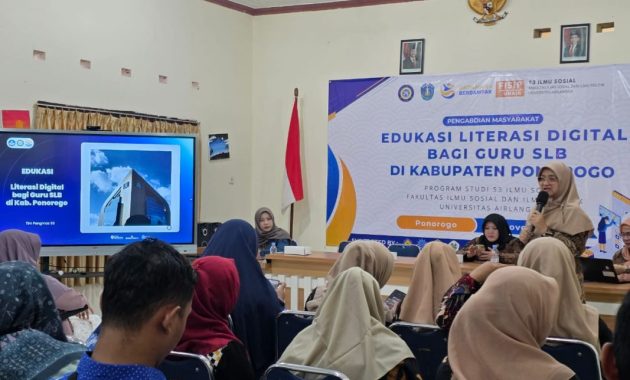 UNAIR Gelar Pengmas Literasi Digital bagi Guru SLB Ponorogo, Antusiasme Tinggi dan Dinilai Sangat Bermanfaat