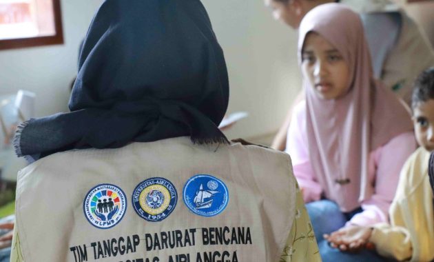 UNAIR Salurkan Bantuan bagi Mahasiswa dan Warga Terdampak Banjir Aceh-Sumatera