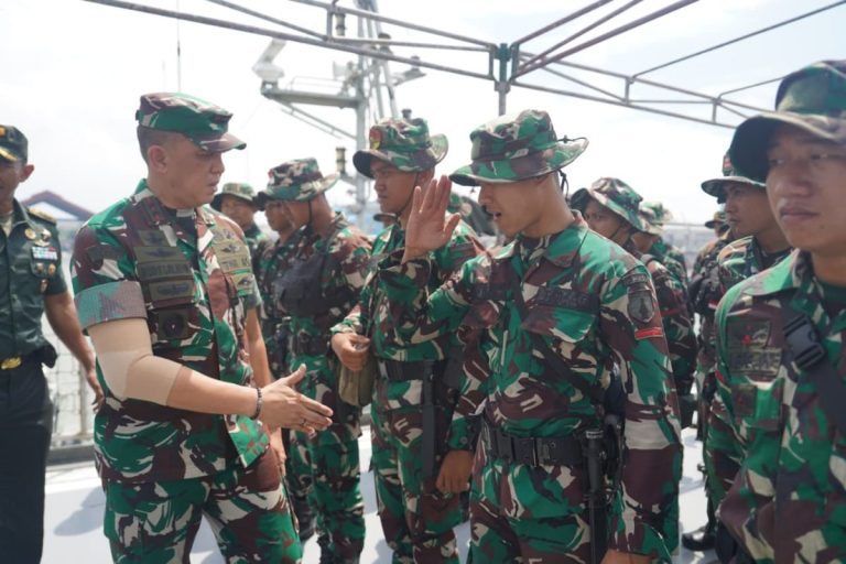 Pangdam Brawijaya Lepas Satgas Zeni untuk Percepat Pemulihan Bencana Aceh Tengah