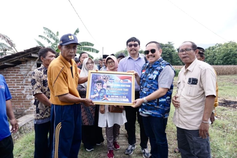 Desa-Desa di Dapil Jatim VII Kebanjiran Bantuan Infrastruktur pada Masa Reses