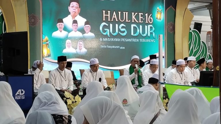 Ribuan Jamaah Hadiri Puncak Haul Ke-16 Gus Dur di Tebuireng
