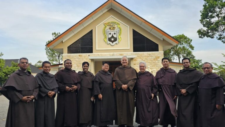 Dari Surabaya Menuju Vatikan, Kisah Tak Terduga Romo Hariawan Adji Pimpin Ordo Karmel Dunia