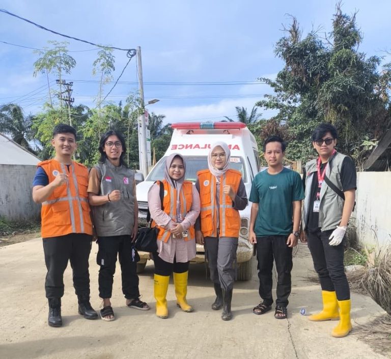 Menembus Jarak dan Akses, Mobile Clinic UNAIR Layani Warga Aceh Tamiang