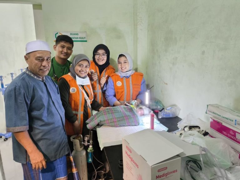 Bayi Lahir di Posko Bencana UNAIR di Aceh Tamiang, Hadirkan Harapan di Tengah Banjir