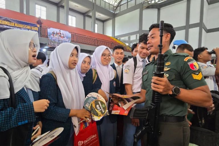 Kodim Trenggalek Hadirkan Stand Edukasi di Education Fair 2026