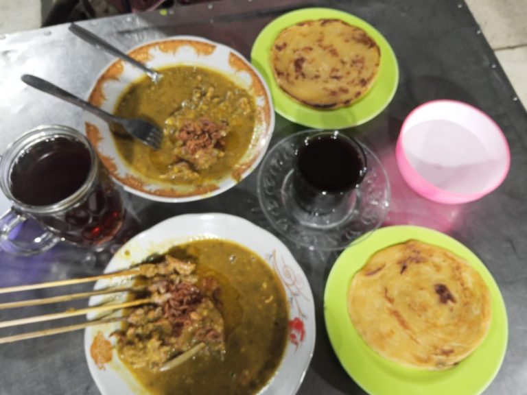 Legenda Kuliner Sunan Ampel, Gule Roti Maryam Est. 1952 H. Safili Tetap Jadi Buruan Pecinta Rasa Timur Tengah