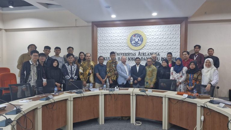 Pakar HI Polandia dan UNAIR Bedah Pergeseran Tatanan Dunia Akibat Isu Rusia-Ukraina