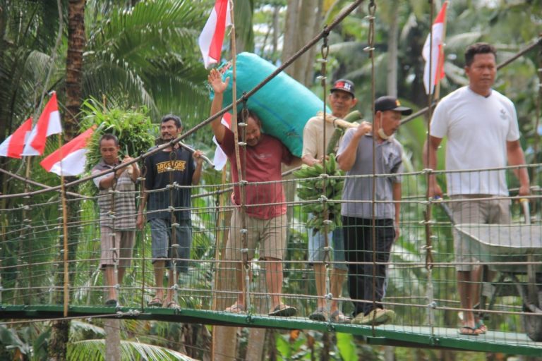 Jembatan Gantung di Prigi Trenggalek Rampung, Akses Warga Tiga Desa Kini Terbuka