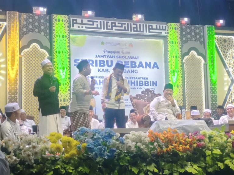 Duet Cak Ukil-Cak Tawar Meriahkan Pengajian dan Shalawat Seribu Rebana di Jombang