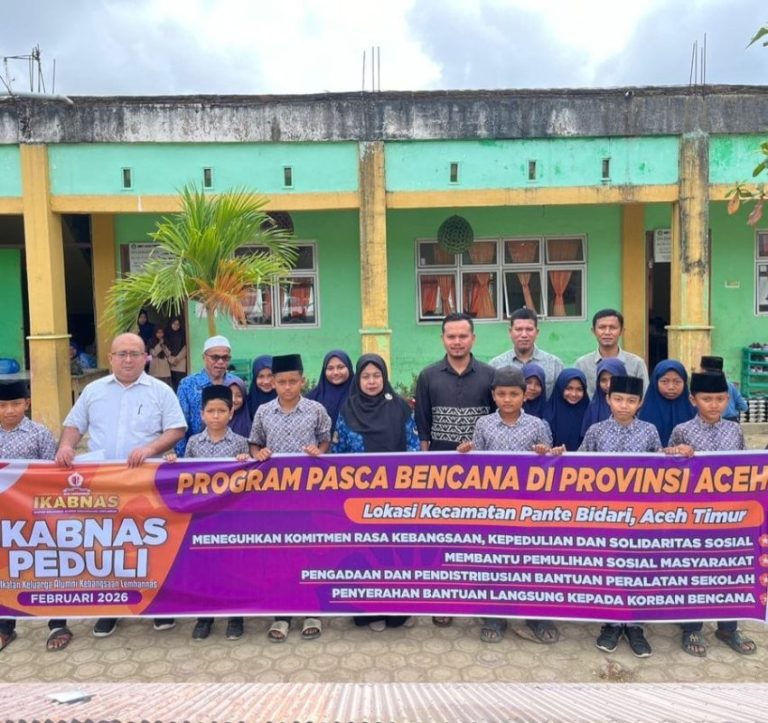 IKABNAS Lemhannas Salurkan Bantuan Pendidikan untuk Korban Bencana di Aceh Timur