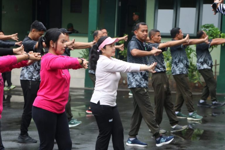 Merayakan 80 Tahun Persit, Keluarga Besar Kodim Tulungagung Menguatkan Soliditas Lewat Jalan Sehat