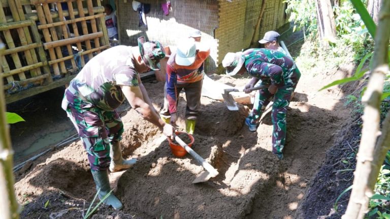Dari Pondasi MCK untuk Mbah Sinem, TMMD Blitar Menyentuh Kebutuhan Paling Dasar Warga