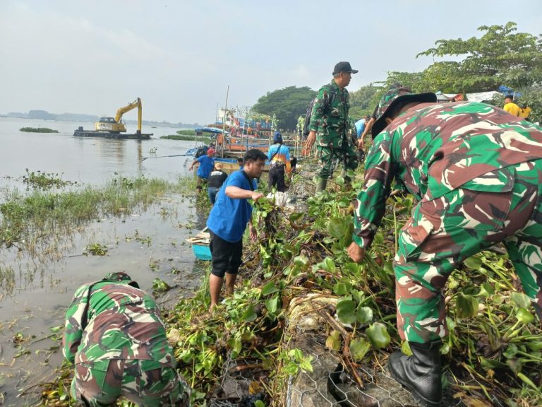 TNI dan Forkopimda Boyolali Bersihkan Waduk Cengklik, Jaga Ikon Wisata dan Budaya Bersih Kota