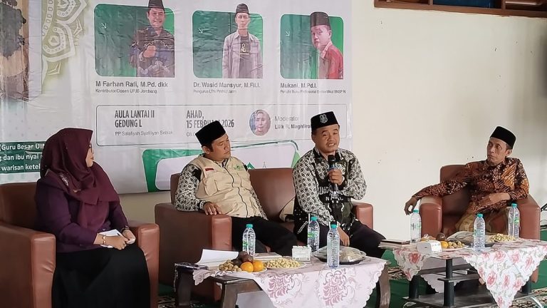 Menghidupkan Keteladanan Kiai Kampung, Buku “Cahaya Sang Kiai” Dibedah di Jombang