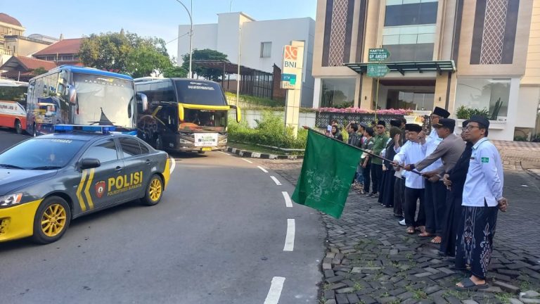 Ribuan Nahdliyin Pulang Kampung Gratis, PWNU Jatim Lepas 15 Bus Penuh Harapan