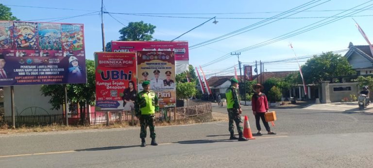 Arus Lebaran Meningkat, Aparat Gabungan Jaga Ketat Pertigaan JLS Besuki