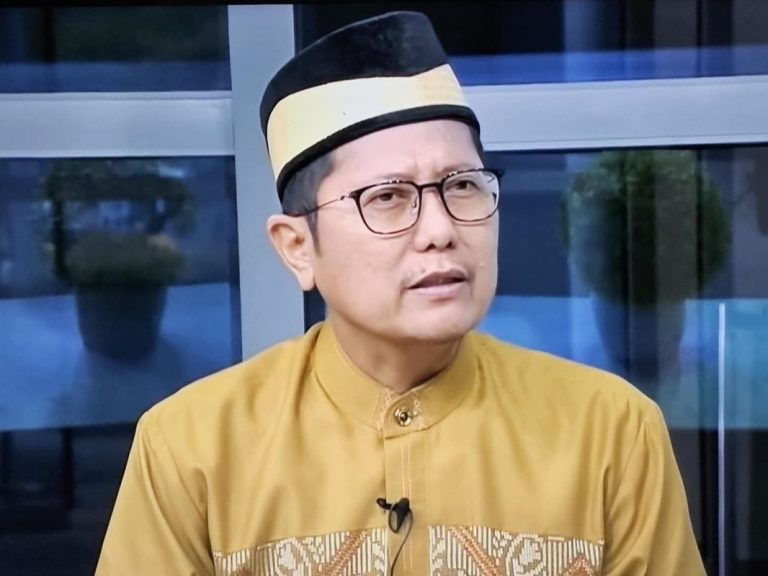 Viral Pernyataan “Haram” Umumkan Lebaran, Waketum MUI Minta Maaf dan Beri Klarifikasi
