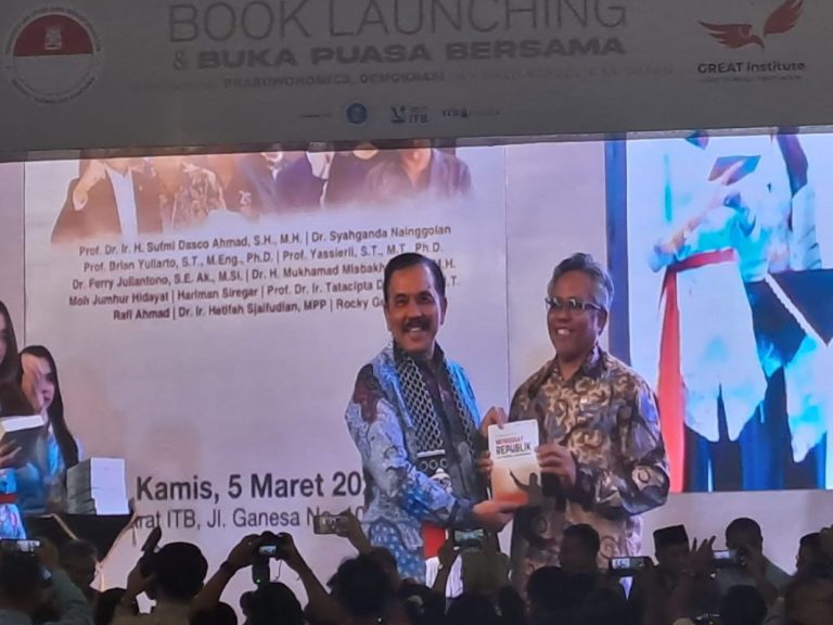 Buku “Prabowonomics” Diluncurkan di ITB, Syahganda: Kepemimpinan Prabowo Diuji di Tengah Krisis Global