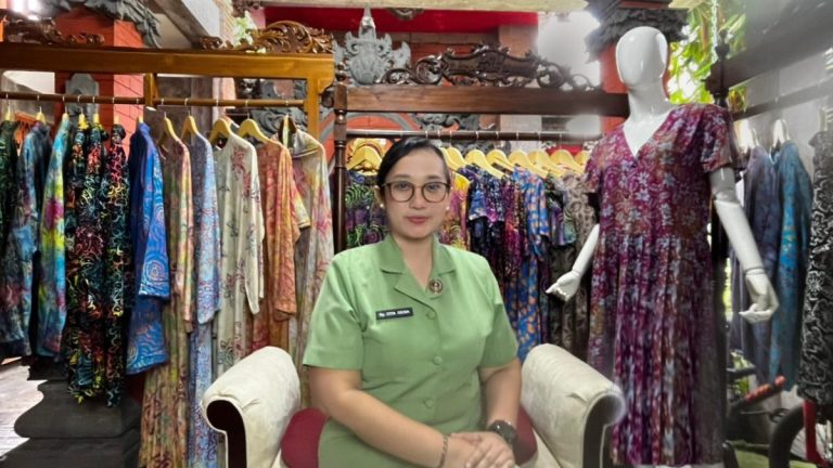 Merawat Alam dalam Selembar Batik, Persit Surakarta Membangun Buana Sekar Kedaton