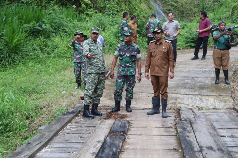 Dandim Tinjau Enam Titik Jembatan Perintis di Tulungagung, Dorong Akses dan Ekonomi Warga