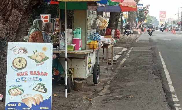 Kenaikan Harga Plastik, Tamparan Keras bagi UMKM di Malang